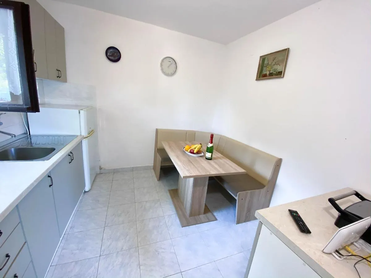 Seaview & Beachfront Apartments Jakov Donji Okrug   Donji Okrug (Ciovo)