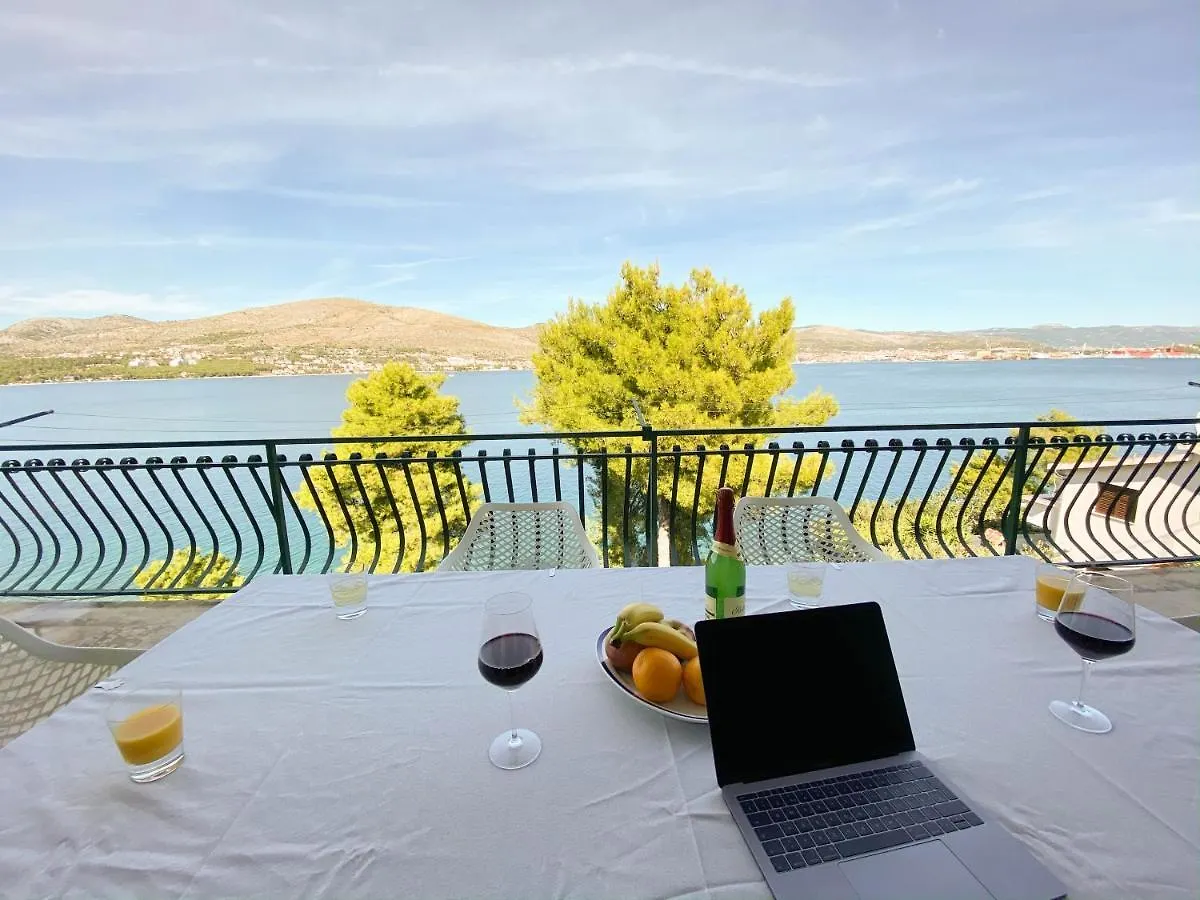 Seaview & Beachfront Apartments Jakov Donji Okrug