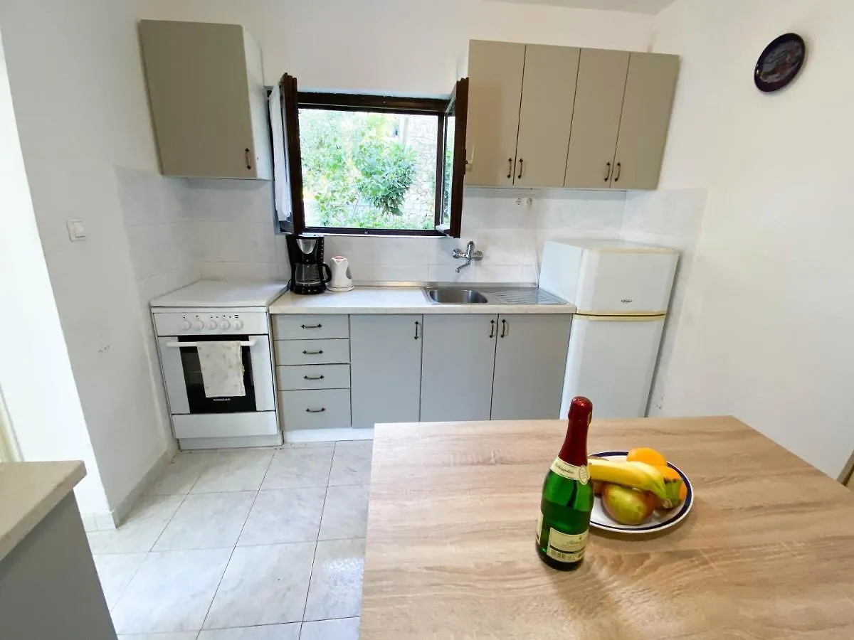 Seaview & Beachfront Apartments Jakov Donji Okrug