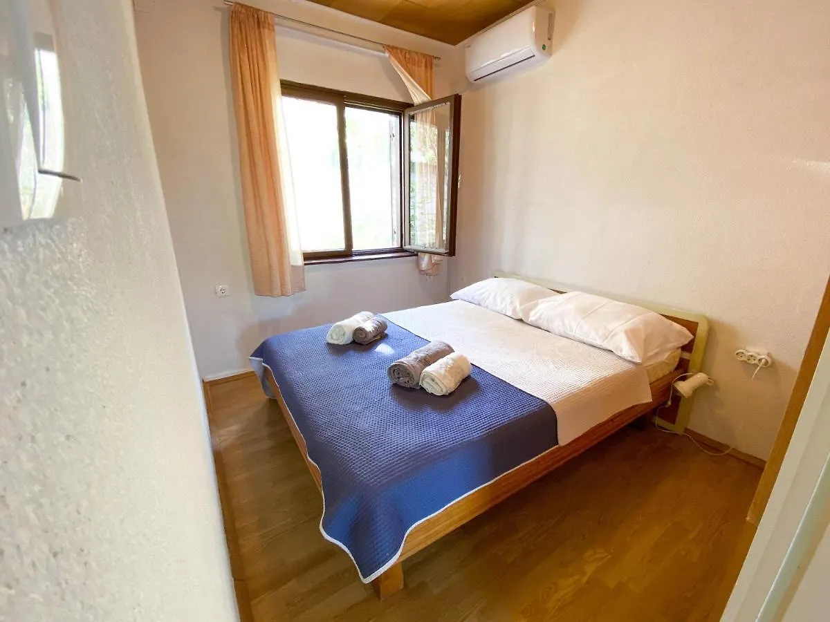 Seaview & Beachfront Apartments Jakov Donji Okrug  Croatia