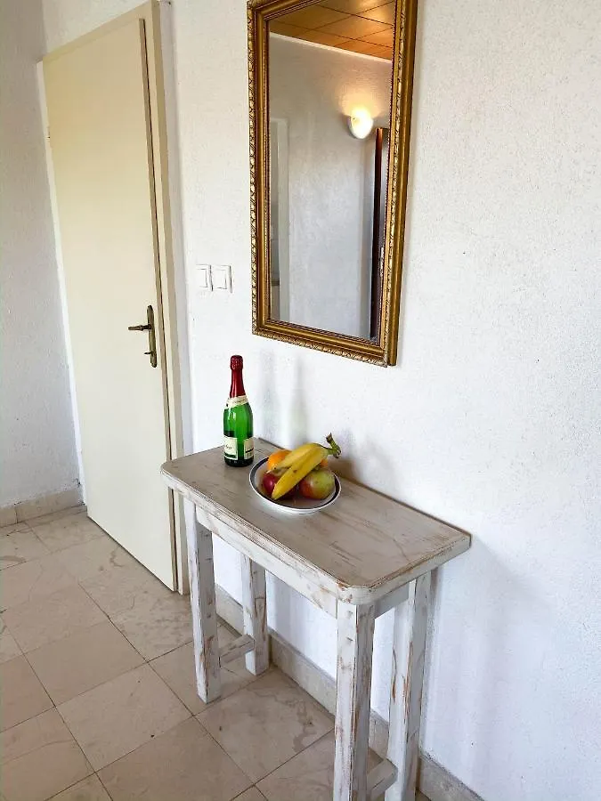 Seaview & Beachfront Apartments Jakov Donji Okrug  Croatia