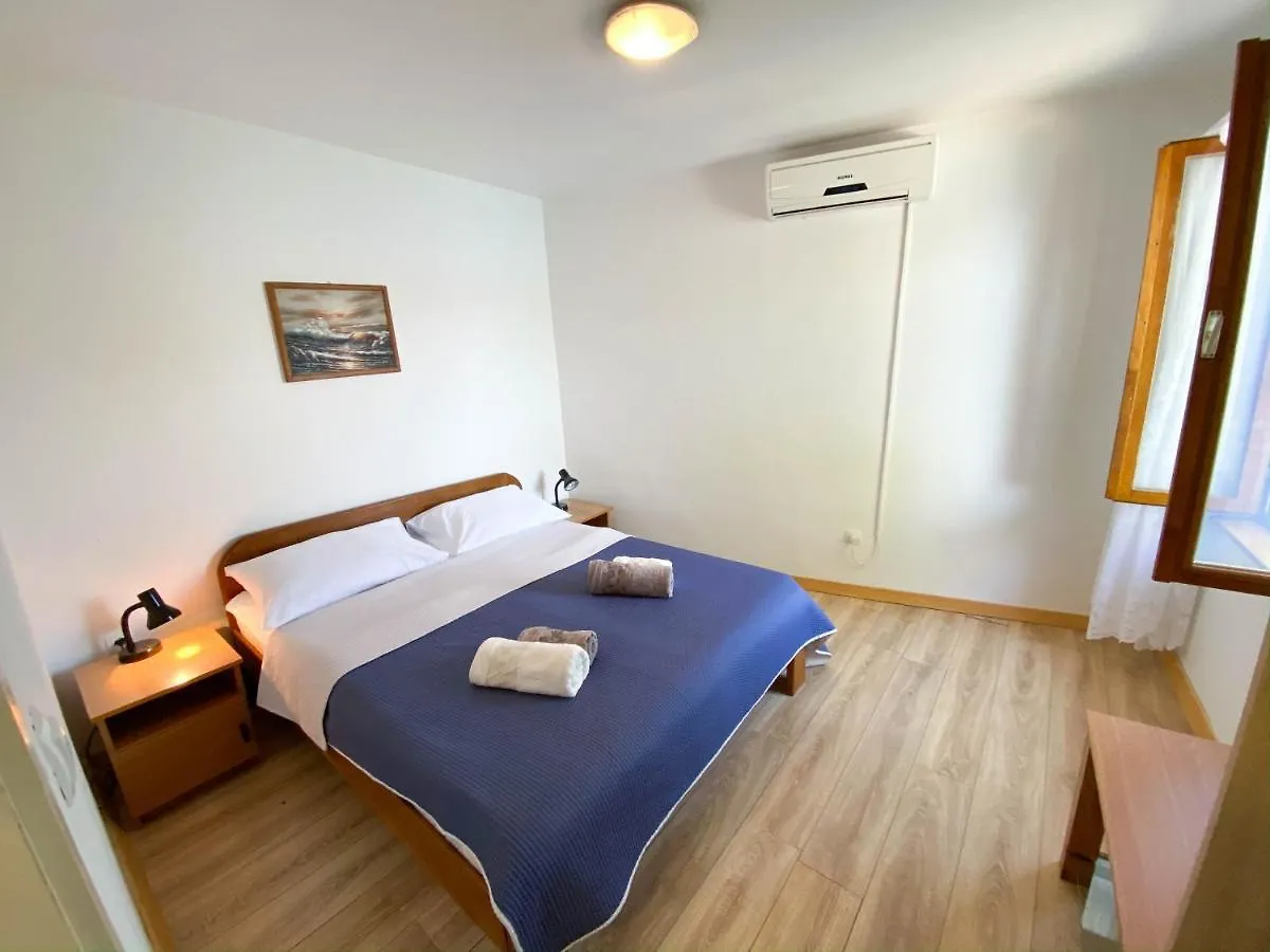 Seaview & Beachfront Apartments Jakov Donji Okrug