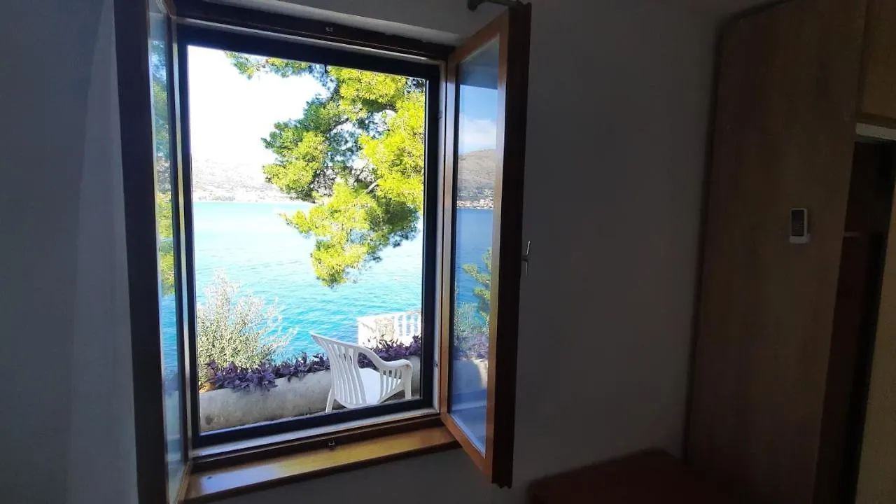 Seaview & Beachfront Apartments Jakov Donji Okrug  0*, Donji Okrug (Ciovo) Croatia