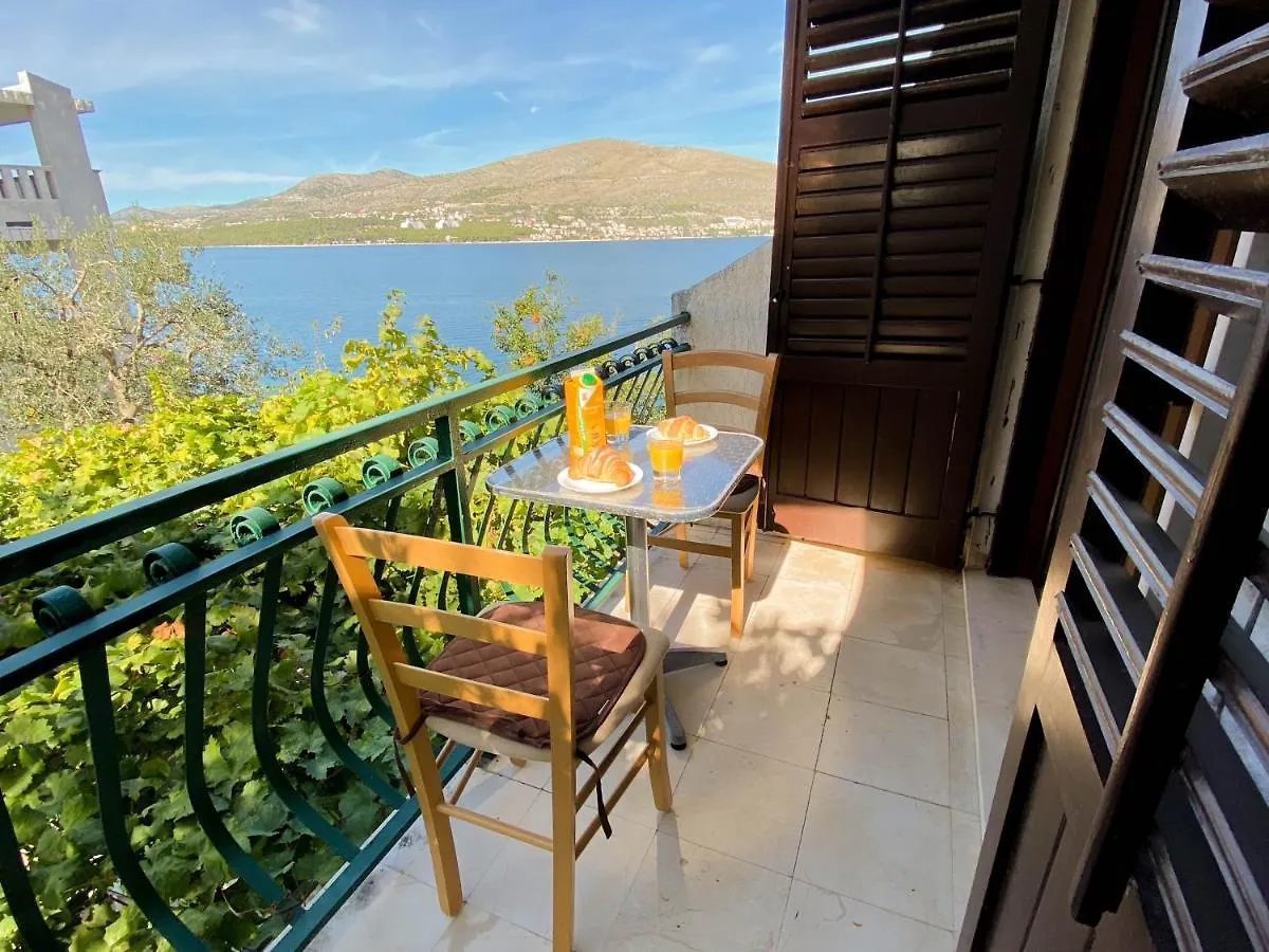 Seaview & Beachfront Apartments Jakov Donji Okrug  0*, Donji Okrug (Ciovo) Croatia